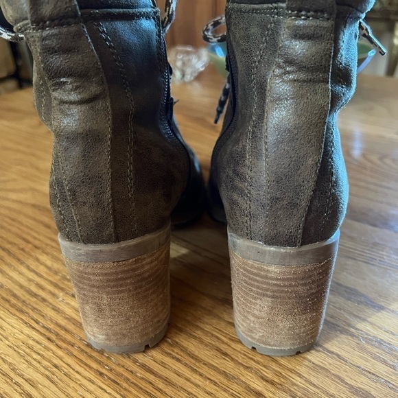 CARLOS BY CARLOS SANTANA Ardent Booties women’s boots size 8.5 lug chunky heels - Picture 7 of 9